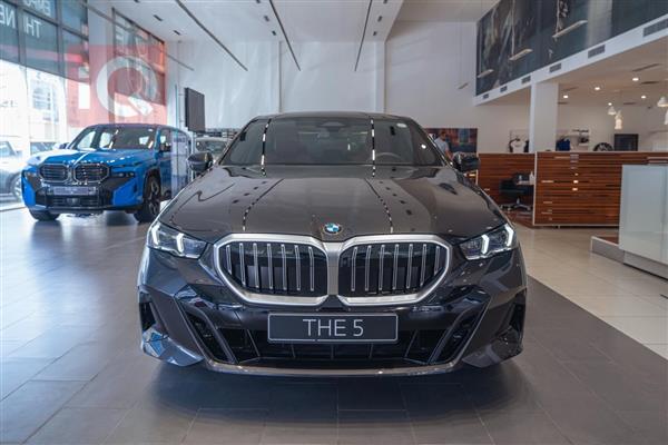 بی ئێم دەبڵیو سیریەس 5 2025  بۆ فرۆشتن لە عێراق -  بەغداد